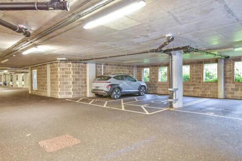 Driveway/Parking