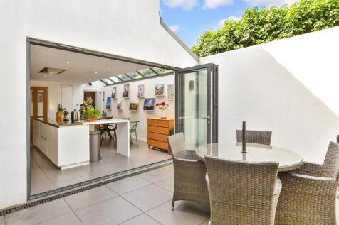 External Lifestyle Photograph