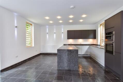 Lounge/ Kitchen