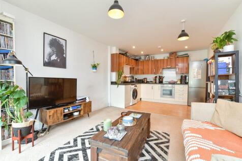 Lounge/ Kitchen