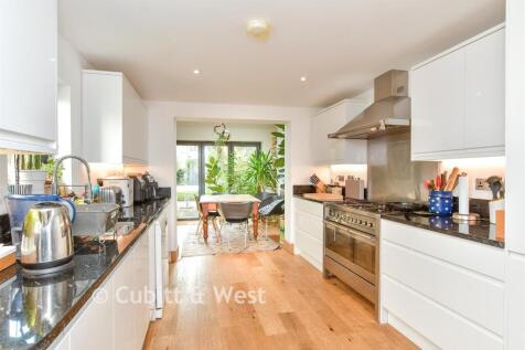 Kitchen/ Breakfast Room