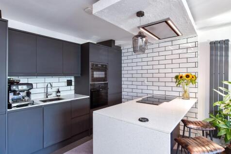 Lounge/ Kitchen