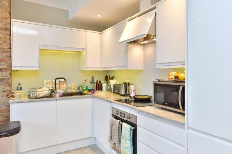 Lounge/ Kitchen