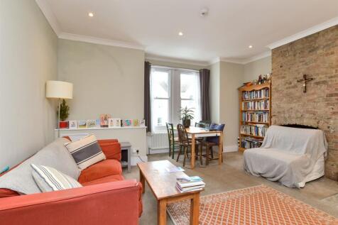 Lounge/ Kitchen
