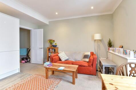 Lounge/ Kitchen