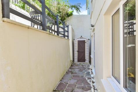 Patio / Decking