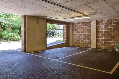Driveway/Parking