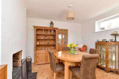 Lounge/ Dining Room