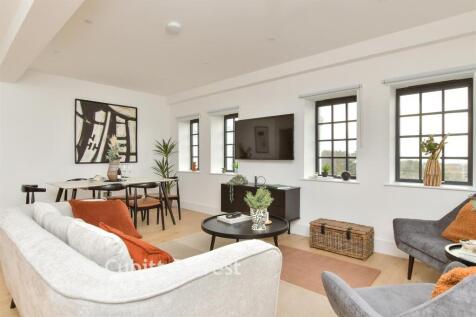 Lounge/ Kitchen/ Diner