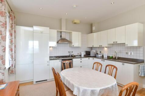 Lounge/ Kitchen/ Diner