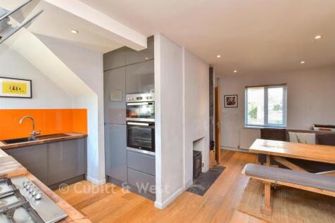 Kitchen/ Dining Room