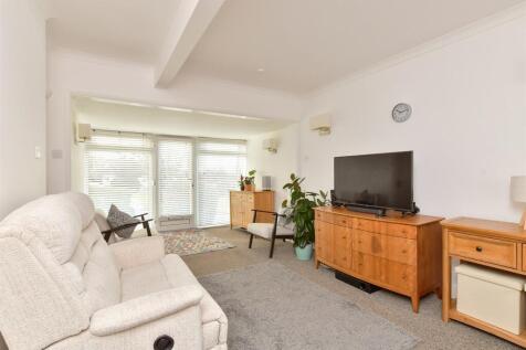 Lounge /Dining Room