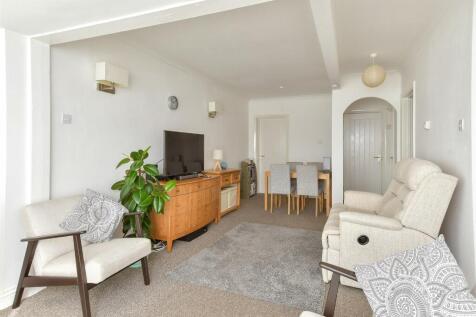 Lounge /Dining Room