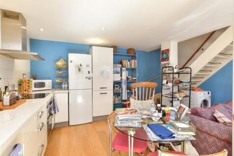 Kitchen/ Living Room