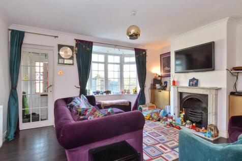 Lounge/ Dining Room