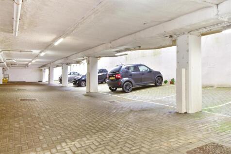 Driveway/Parking