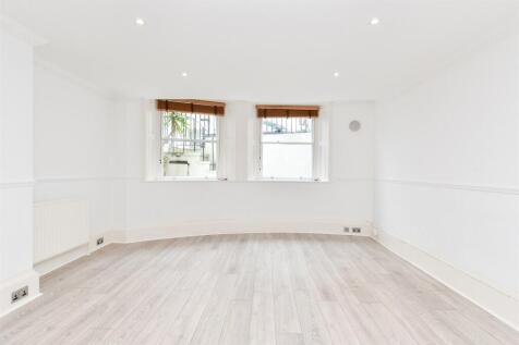 Kitchen/ Living Room