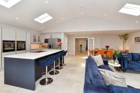 Lounge/Kitchen/Dining Room