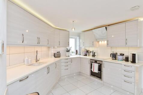 Lounge/ Kitchen