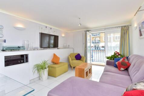 Lounge/ Kitchen