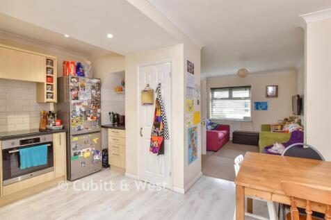 Kitchen/ Dining Area