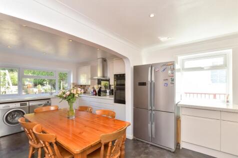 Kitchen/ Dining Room
