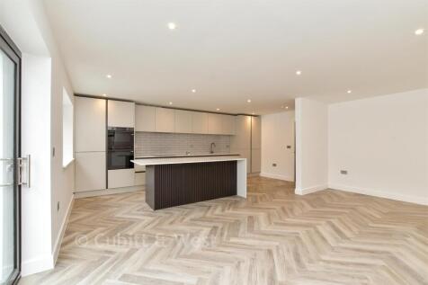 Kitchen/ Living Room