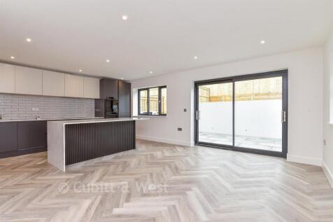 Kitchen/ Living Room