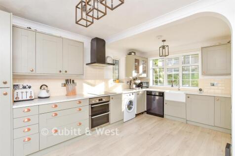 Kitchen /Dining Room