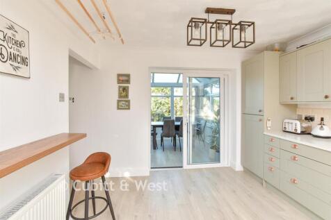 Kitchen /Dining Room