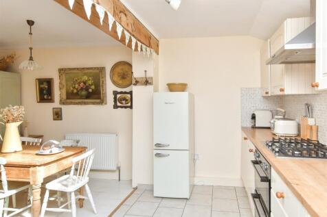 Lounge/ Kitchen