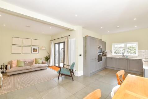 Sitting/ Dining Area