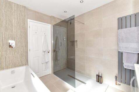 En-Suite Bathroom