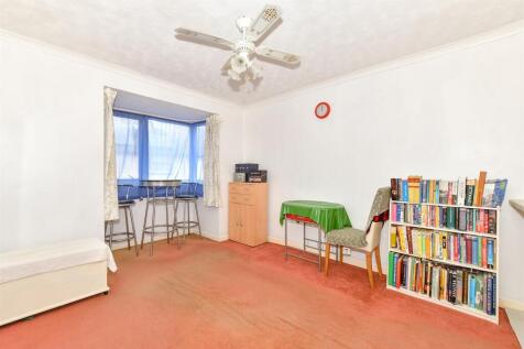 Lounge/Kitchen