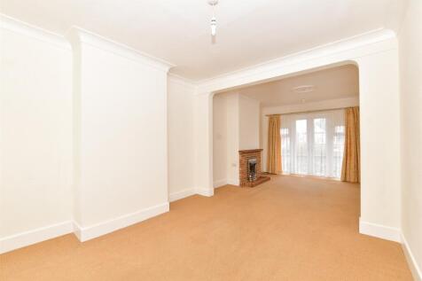 Lounge/Dining Area