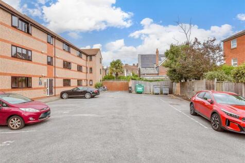 Driveway/Parking