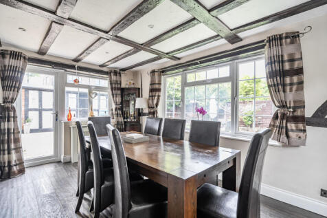 1320581-16-688398...