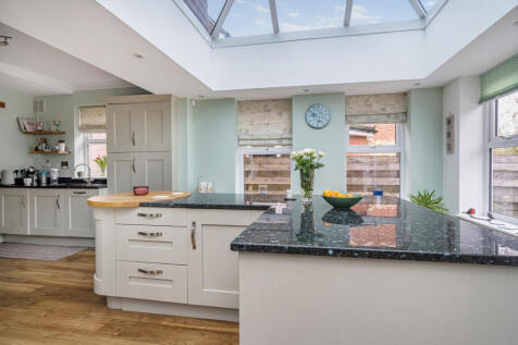 1375827-26-690ca3...