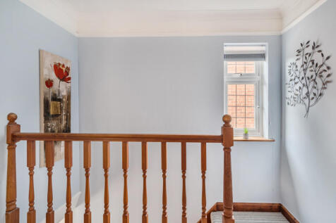 1375827-9-690c981...