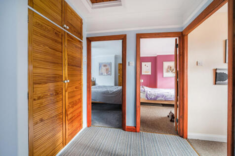 1375827-11-690c98...