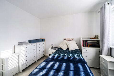 1373647-4-691b0d3...