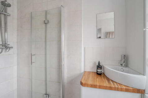 1384751-12-692970...