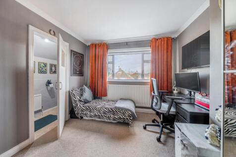 1387099-2-6932b04...