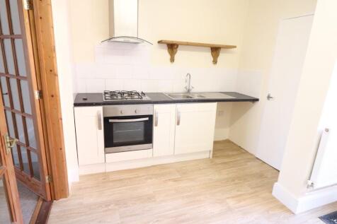 KITCHEN 2.JPG
