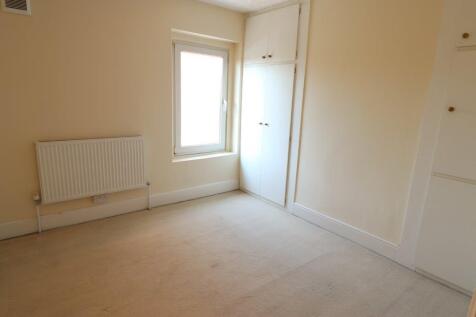 bedroom 2.JPG