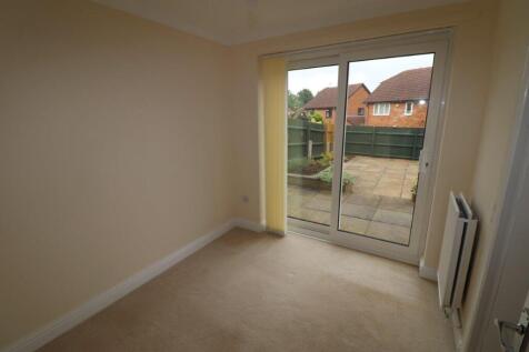 DINING ROOM.JPG