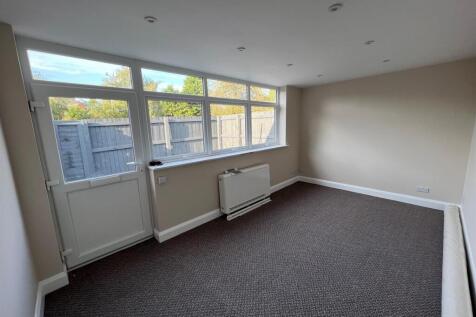lounge 1.jpg