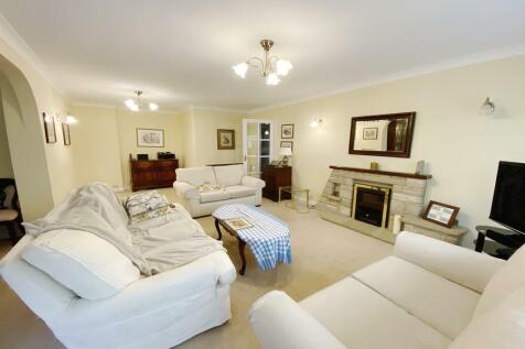 5glen loungeb (Copy)