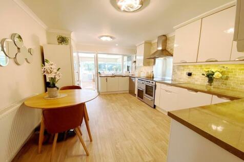 Kitchen/Breakfast Rm
