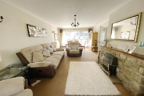 Lounge/Dining Rm